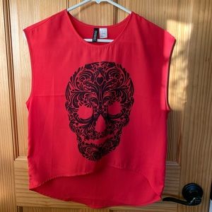 Women’s H&M Skull Top - never worn! Size 4